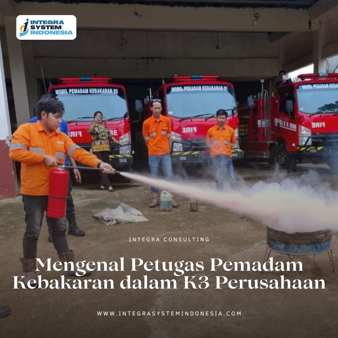 petugas pemadam kebakaran